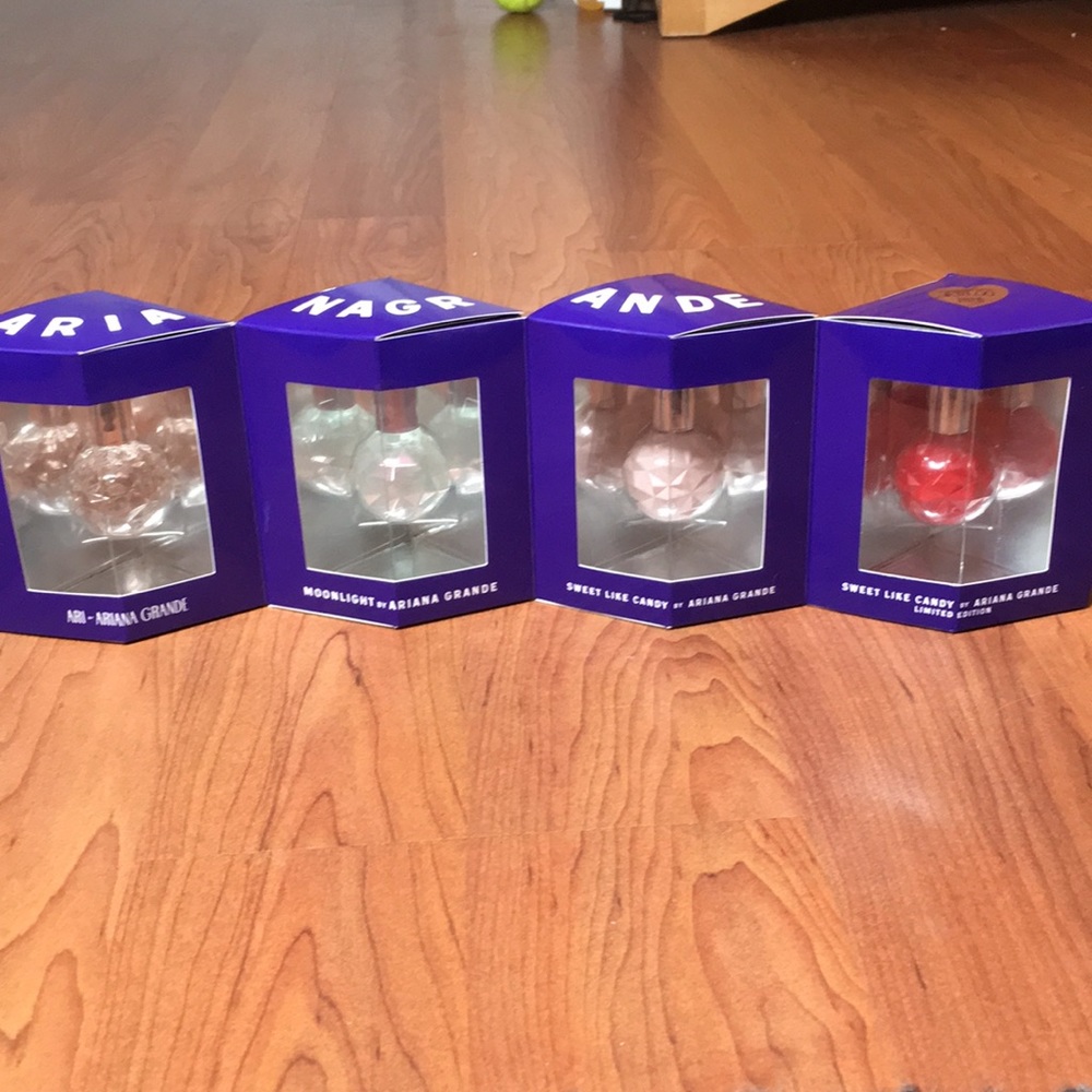 Ariana Grande purfume kit NIB